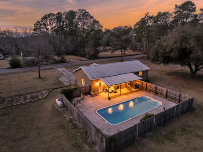 Photo 1 of 25 : 214 Cornet Street