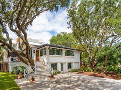 Photo 1 of 25 : 816 Palm Boulevard