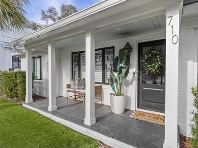 Photo 1 of 25 : 710 Simmons Street