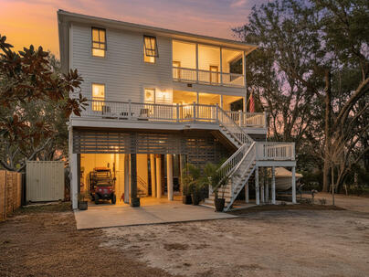 Photo 1 of 25 : 1527 Macoma Drive