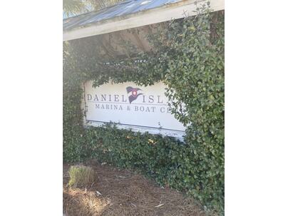 Photo 1 of 4 : 699 Marina Drive, #Q12 (B303)