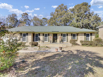 Photo 1 of 25 : 108 Ayers Circle