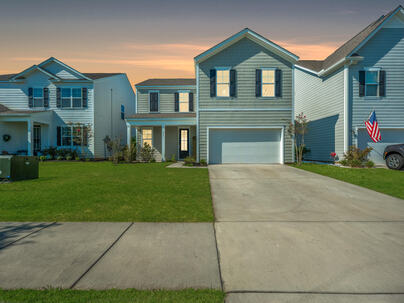 Photo 1 of 25 : 433 Ribbon Road