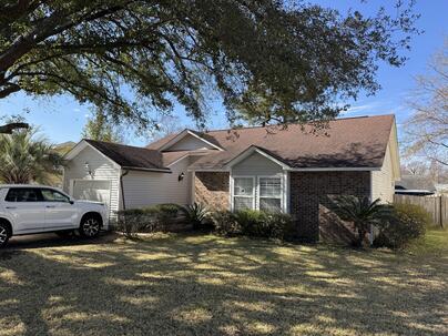 Photo 1 of 8 : 253 Two Hitch Road