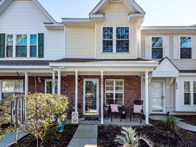 Photo 1 of 25 : 8097 Shadow Oak Drive