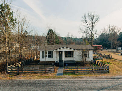 Photo 1 of 25 : 141 Nottingham Lane