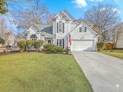 Photo 1 of 25 : 101 Hartley Hall Court