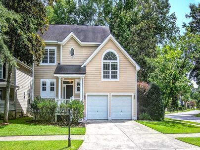 Photo 1 of 25 : 642 Fair Spring Drive