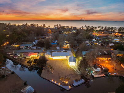 Photo 1 of 25 : 113 Sparrow Street