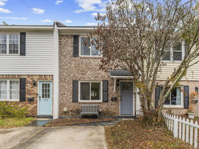 Photo 1 of 25 : 224 Grove Street