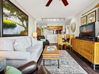 Photo 1 of 25 : 3701 Dock Site Road, #116