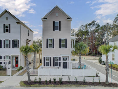 Photo 1 of 25 : 8606 Bowen Corner Avenue