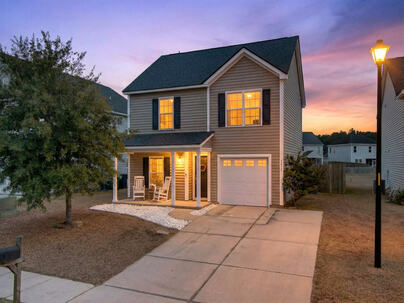 Photo 1 of 25 : 1513 Mandarin Court