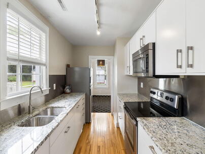 Photo 1 of 25 : 3728 Tim Street