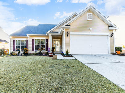 Photo 1 of 22 : 9615 Carousel Circle