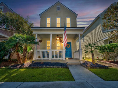 Photo 1 of 25 : 425 Verbena Avenue