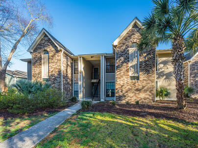 Photo 1 of 25 : 1857 Montclair Drive, #D