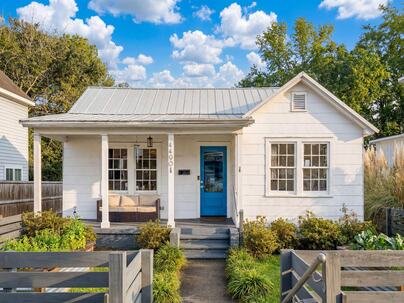 Photo 1 of 25 : 4490 Durant Avenue