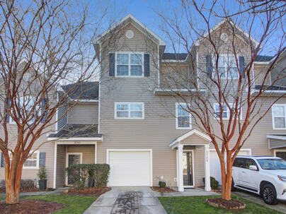 Photo 1 of 25 : 4088 Babbitt Street