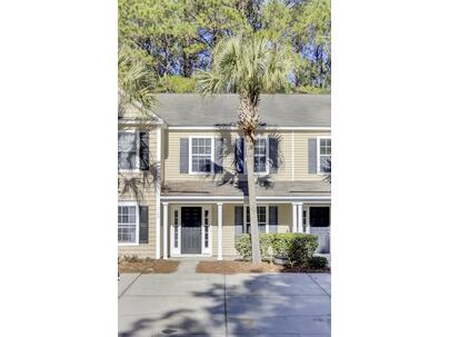 Photo 1 of 25 : 1142 Island Club Drive