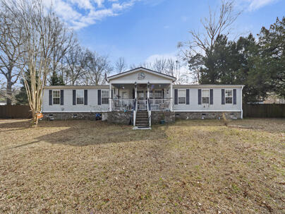 Photo 1 of 25 : 249 Hammock Street