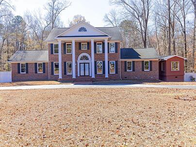 Photo 1 of 25 : 1560 Lee Boulevard