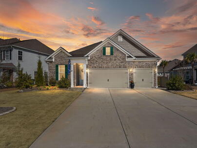 Photo 1 of 25 : 649 Chigwell Springs Lane