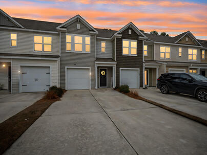 Photo 1 of 25 : 685 Hilchot Drive