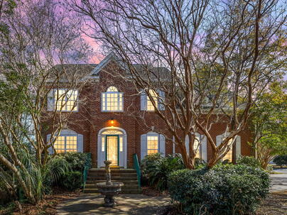 Photo 1 of 25 : 718 High Battery Circle