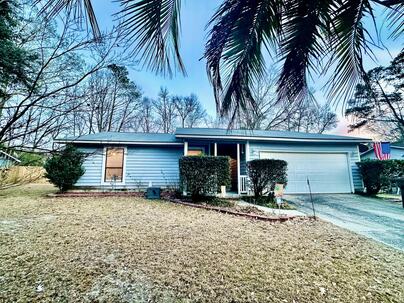 Photo 1 of 1 : 5 Wardlaw Court