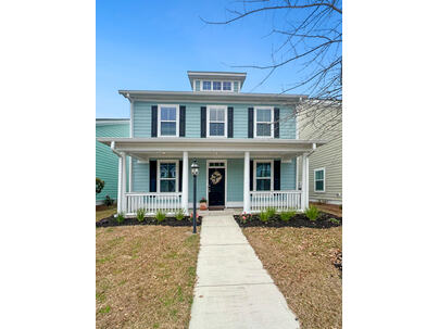 Photo 1 of 25 : 104 Crossandra Avenue