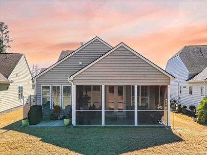 Photo 1 of 25 : 568 Four Seasons Boulevard