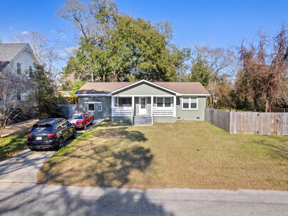 Photo 1 of 25 : 1431 Heather Drive