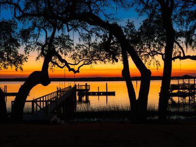 Photo 1 of 25 : 111 Riverland Drive