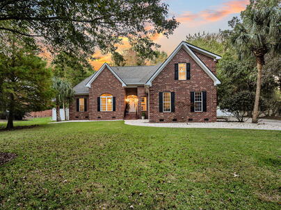 Photo 1 of 25 : 3708 Colonel Vanderhorst Circle