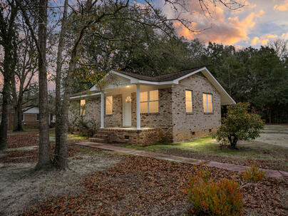 Photo 1 of 24 : 429 Sandhill Road