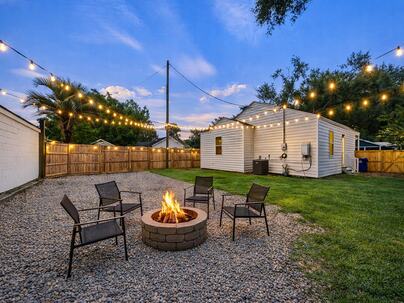 Photo 1 of 25 : 2116 Commander Road