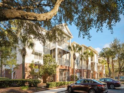 Photo 1 of 25 : 1515 Basildon Road