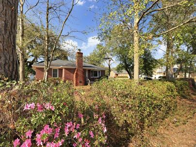 Photo 1 of 25 : 101 Center Street