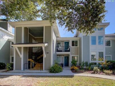 Photo 1 of 25 : 264 Alexandra Drive, #10