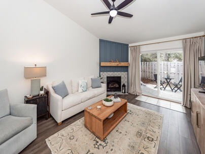 Photo 1 of 25 : 1327 Pinnacle Lane