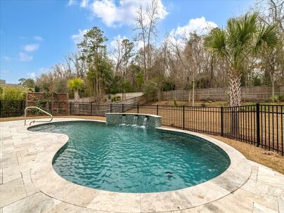 Photo 1 of 25 : 2931 Stonestown Drive