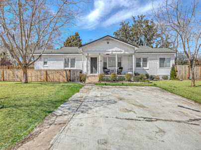 Photo 1 of 25 : 1024 Recess Road