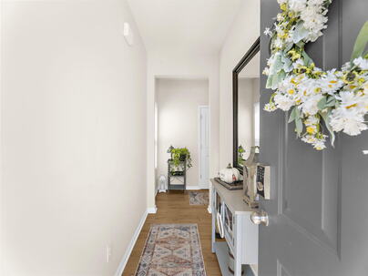 Photo 1 of 25 : 163 Surfbird Road