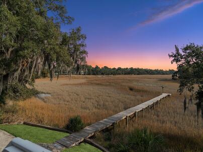 Photo 1 of 25 : 913 Paul Revere Drive