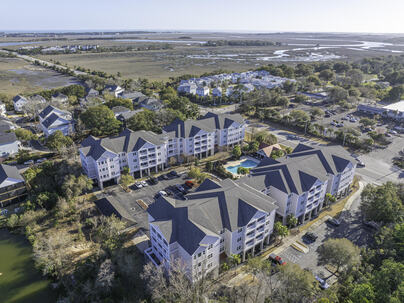 Photo 1 of 25 : 1984 Folly Road, #B108