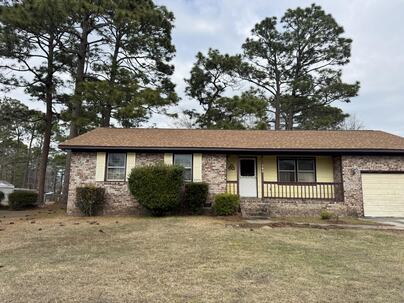 Photo 1 of 14 : 104 Forest Lane