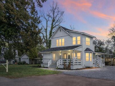 Photo 1 of 25 : 402 Sears Street