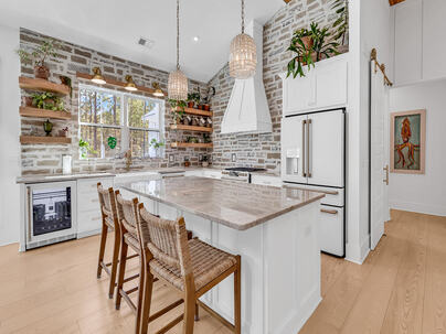 Photo 1 of 25 : 1282 Kings River Road