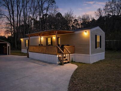 Photo 1 of 22 : 746 Madison Street